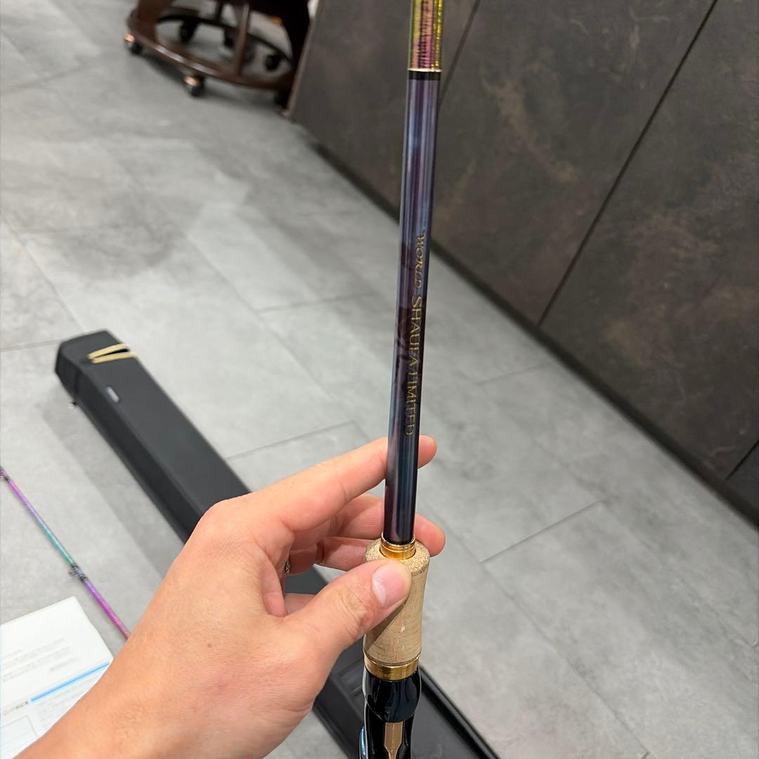 ワールドシャウラリミテッド 1704R - メルカリ