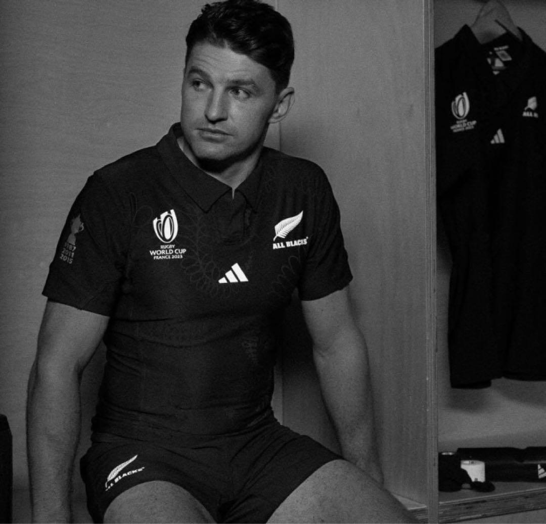 オールブラックス RWC2023 チーム 直筆サインジャージ 限定Box - メルカリ