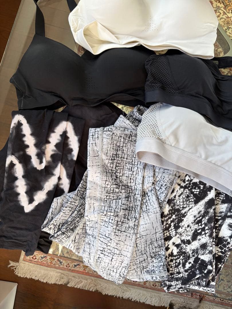 【ほぼ未使用】ヨガウェアセット ブラック・ホワイト・グレー 楽天市場】【3/11迄！10%OFFで 4,030円】 スポーツウェア トレーニング