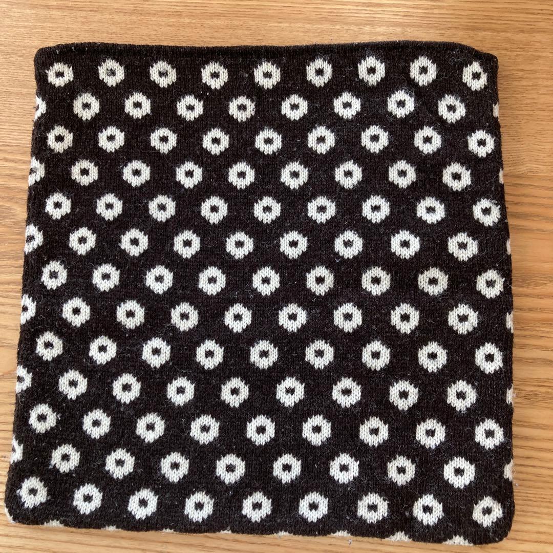 ビヨルク　クッションカバー　ドーナツ柄　ブラック ビヨルク / クッションカバー / ブラック x ホワイト / ドーナツ柄