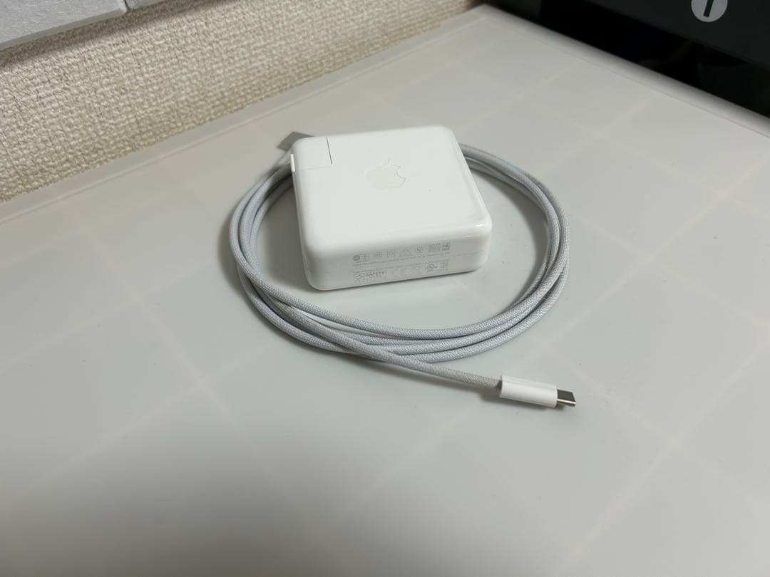 ジャンク品】MacBook Pro(充電器付き) - メルカリ