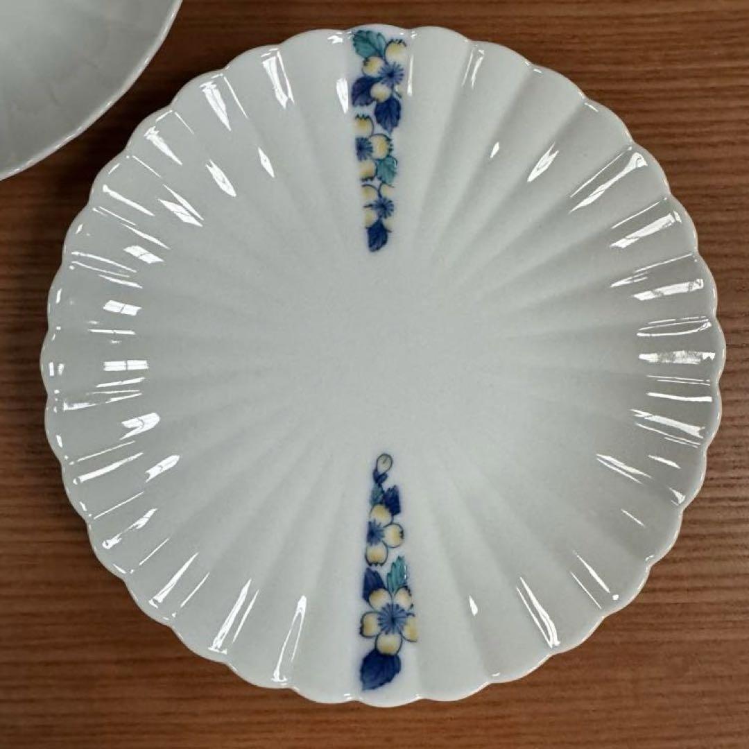 伊万里焼 畑萬陶苑：鍋島 帯柄文 菊割取皿×5枚セット☆ - メルカリ