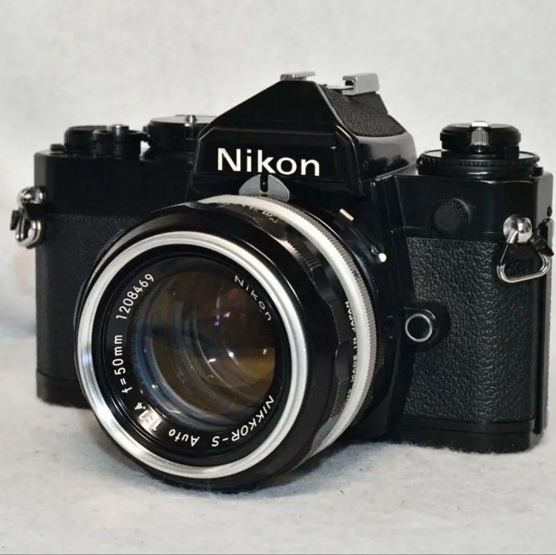 《動作品》 Nikon FE +標準レンズ付きフィルムカメラ