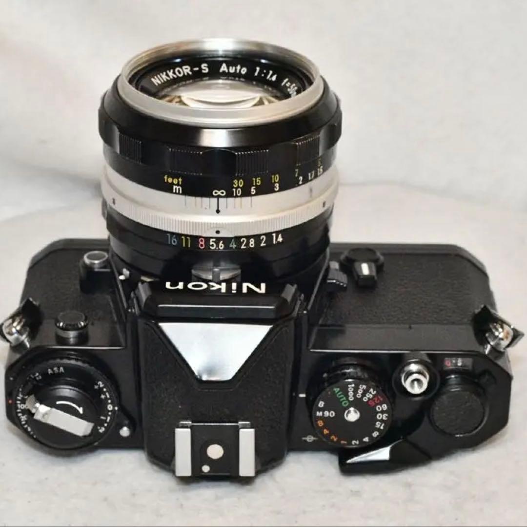 《動作品》 Nikon FE +標準レンズ付きフィルムカメラ