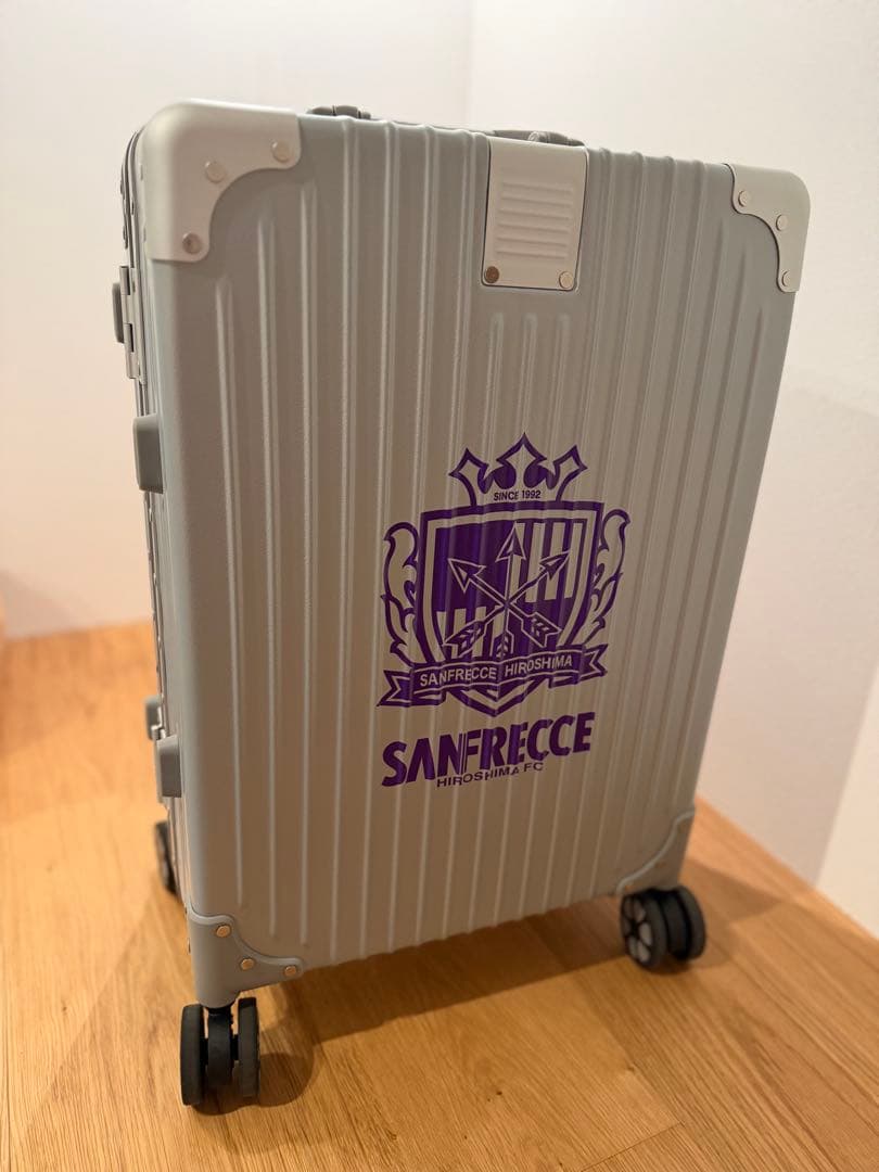 サンフレッチェ広島 オリジナル ハードキャリーケース ロゴ入り - メルカリ