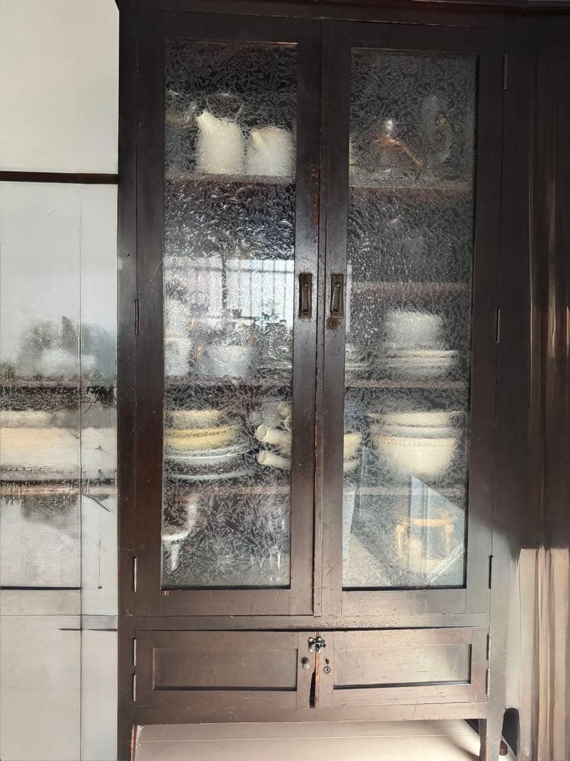 アンティーク食器棚 1626 アンティーク ナラ材 2段重ね 特殊プレスガラス入り 食器棚収納