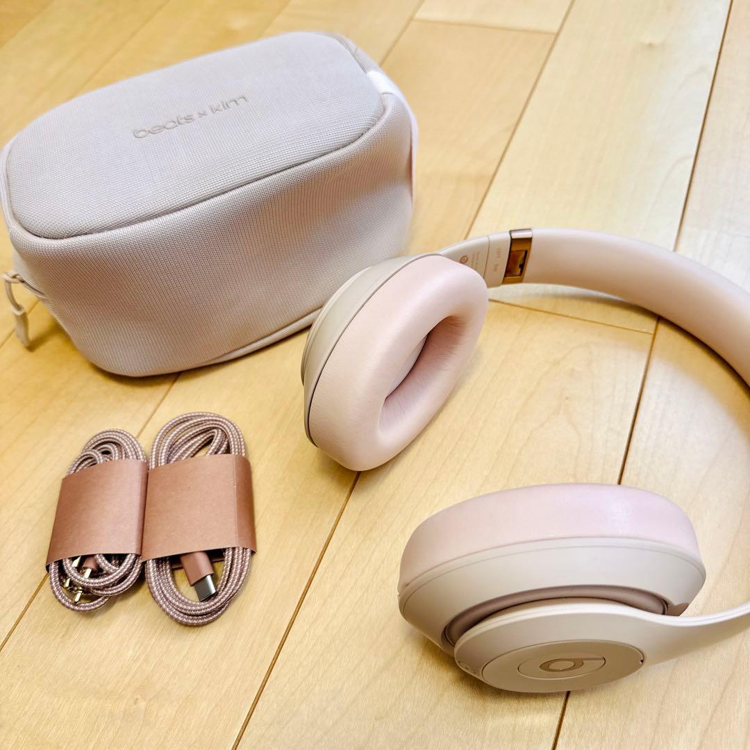 【未使用に近い】Beats Studio Pro Kim スペシャルエディション Amazon.co.jpで「Beats Studio Pro - Kim スペシャルエディション