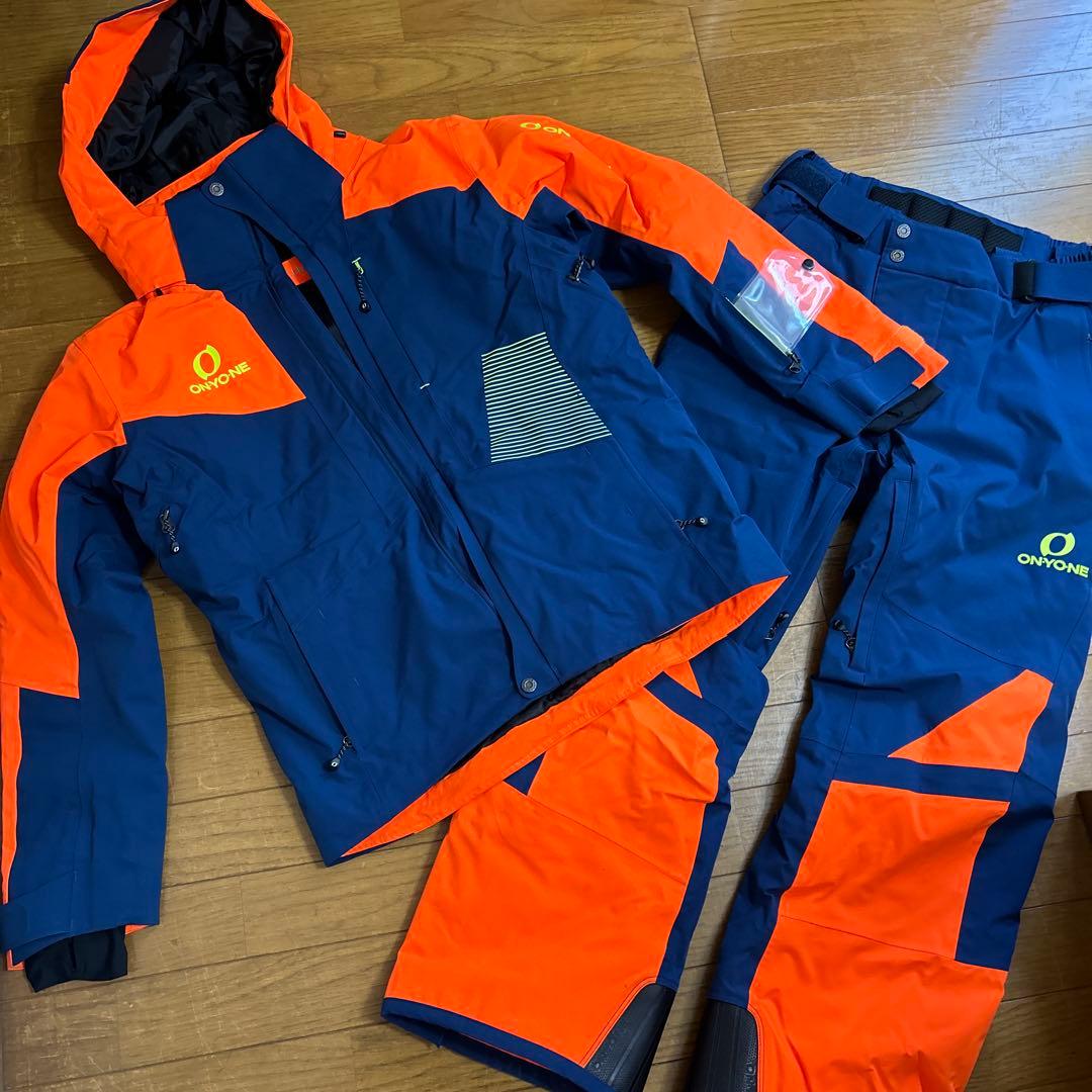 ONYONE スキーウェア24-25(2025) 上下Mサイズ amuz_325ony5014