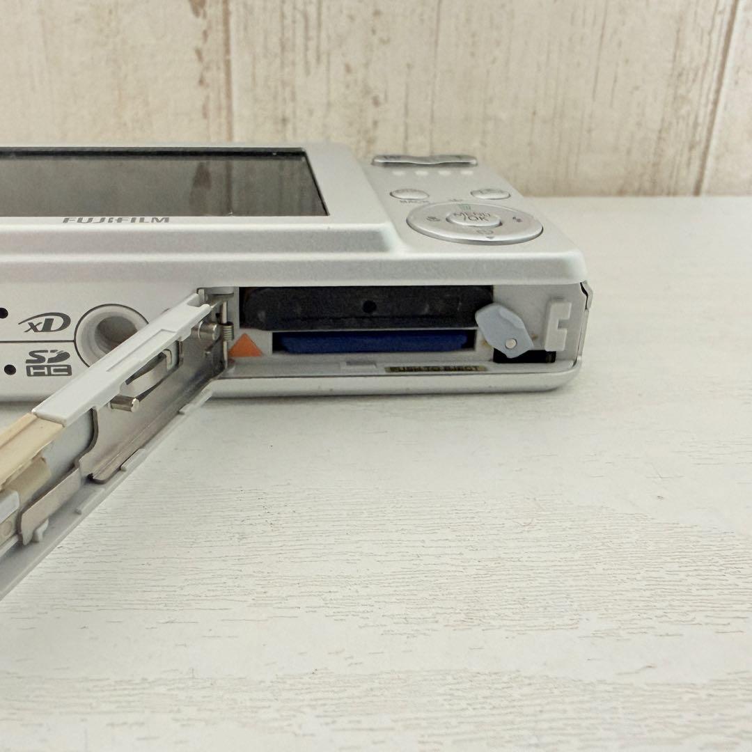 FUJIFILM 8.2M デジタルカメラ FINE PIX J10