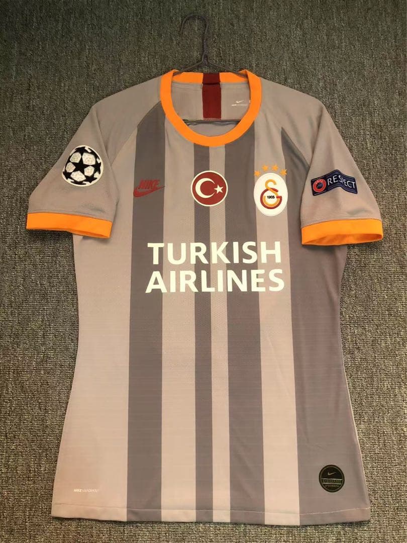 【選手支給品】19/20 UCL ガラタサライ 2nd Awayファルカオ#9 日本代表と対戦したコロンビア代表FWファルカオ、顔面骨折で再離脱へ