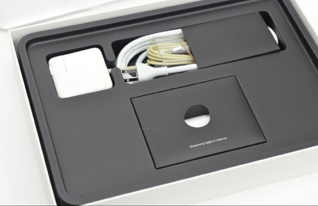 MacBook本体 MacBook Air (13-inch,2015)1.6GHz Core i5