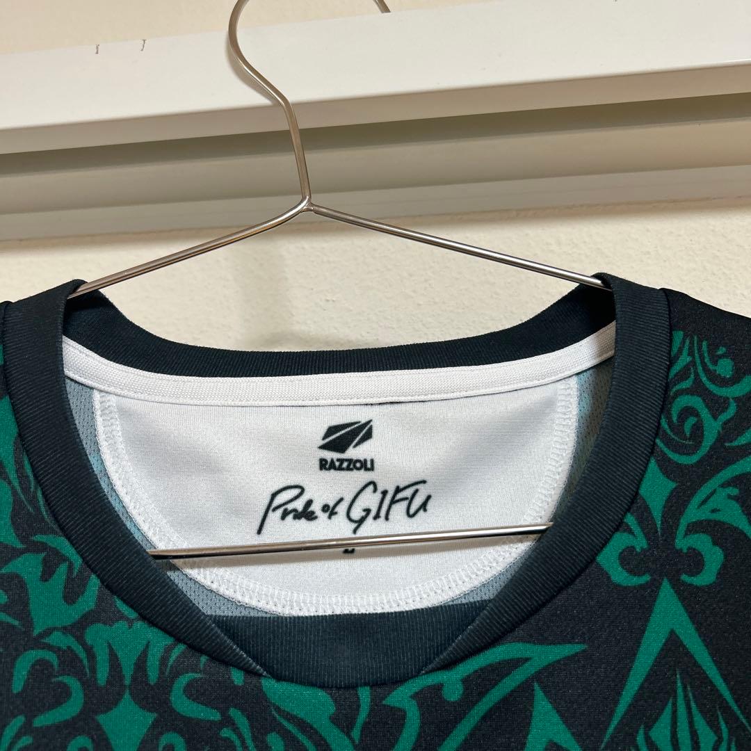 FC岐阜 2025オーセンティックユニフォームL サイン入りでです - メルカリ