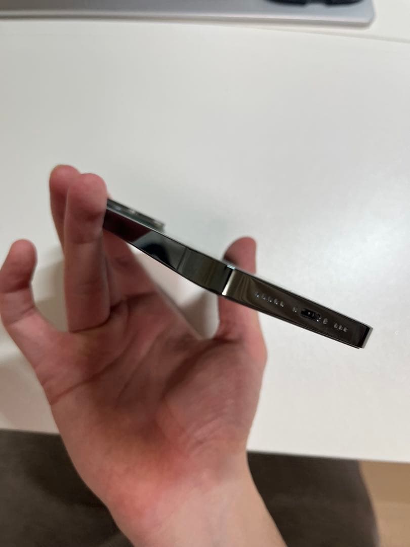 iPhone13pro アルパイングリーン 512GB バッテリー容量90% - メルカリ