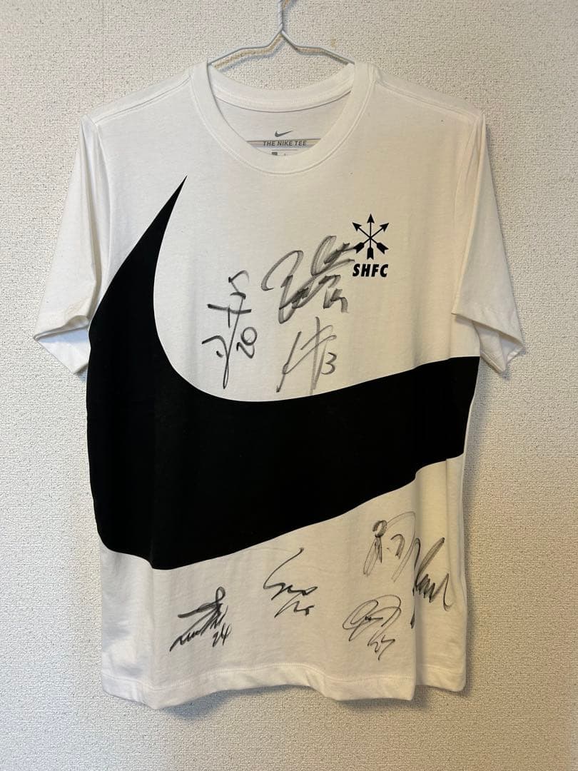 サンフレッチェ広島 選手直筆サイン入りTシャツ - メルカリ
