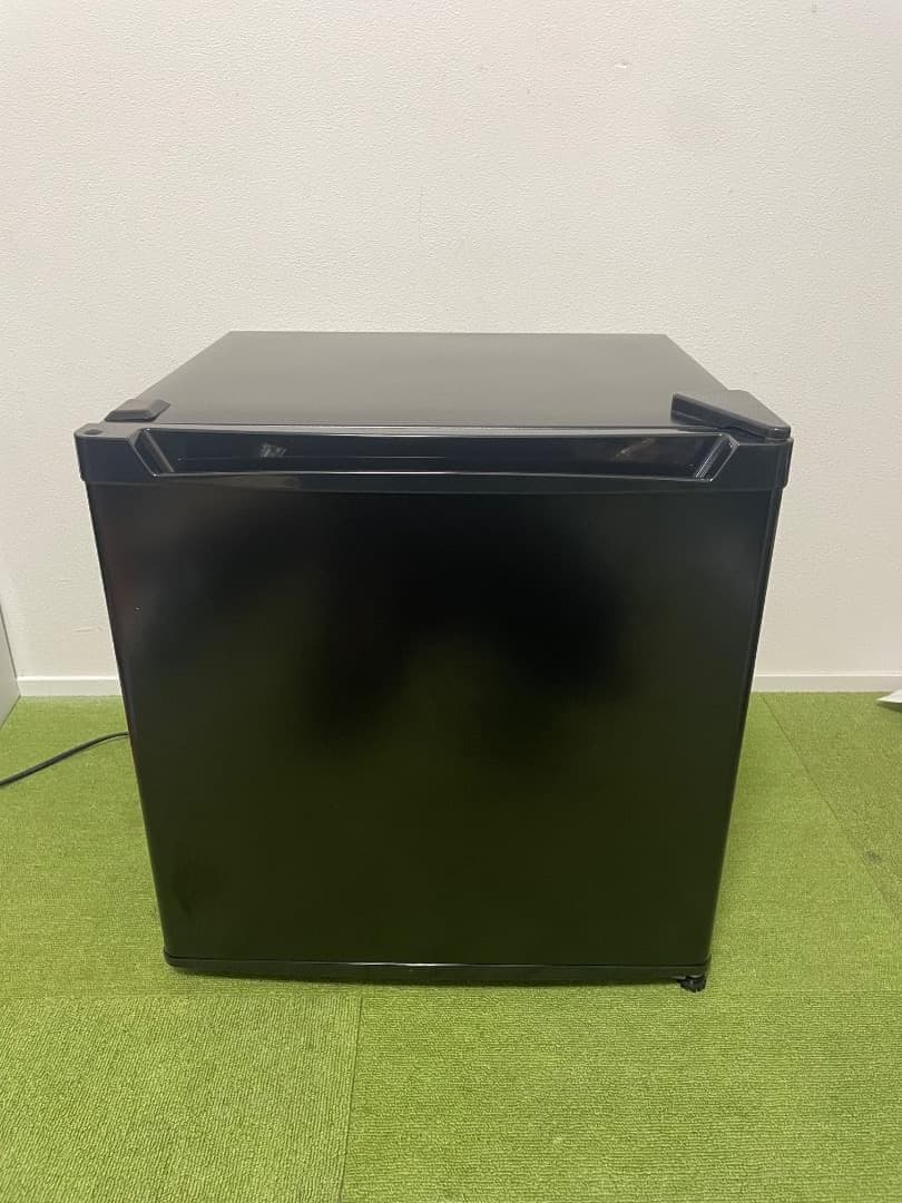 美品 冷蔵庫 2022年製 46Lブラック PRC-B051D-B 冷蔵庫 46L 小型 1ドア コンパクト 温度調節 7段階 家庭用 新品 新生活