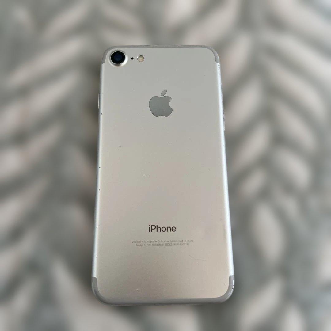 Apple iPhone 7 シルバー 4.7インチ - メルカリ