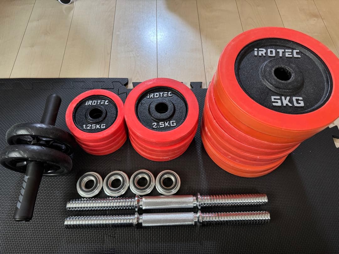 iROTEC等】ダンベル2セット、ベンチ+マット +アブローラ¥45760相当