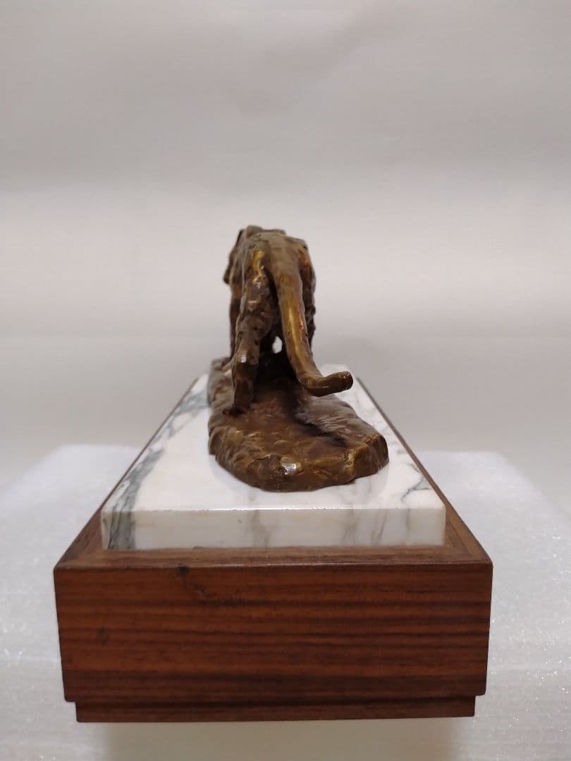 北村西望作 虎彫刻ブロンズ美品 - メルカリ