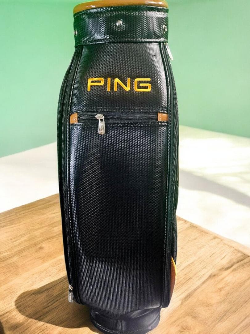 平野公平新品未使用　PING キャディバッグ 黒/金 高級商品