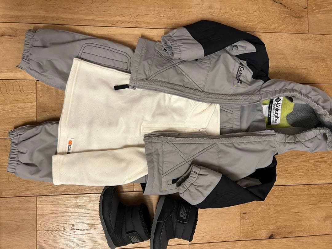 子供用スノーボードウェアとブーツセット ポンタぺス（PONTAPES） スキーウェア キッズ 上下セット スノーボード