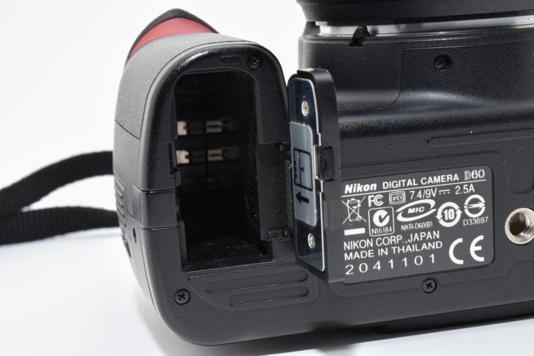 大人気】 Nikon ニコン D60 レンズキット デジタル一眼カメラ - メルカリ