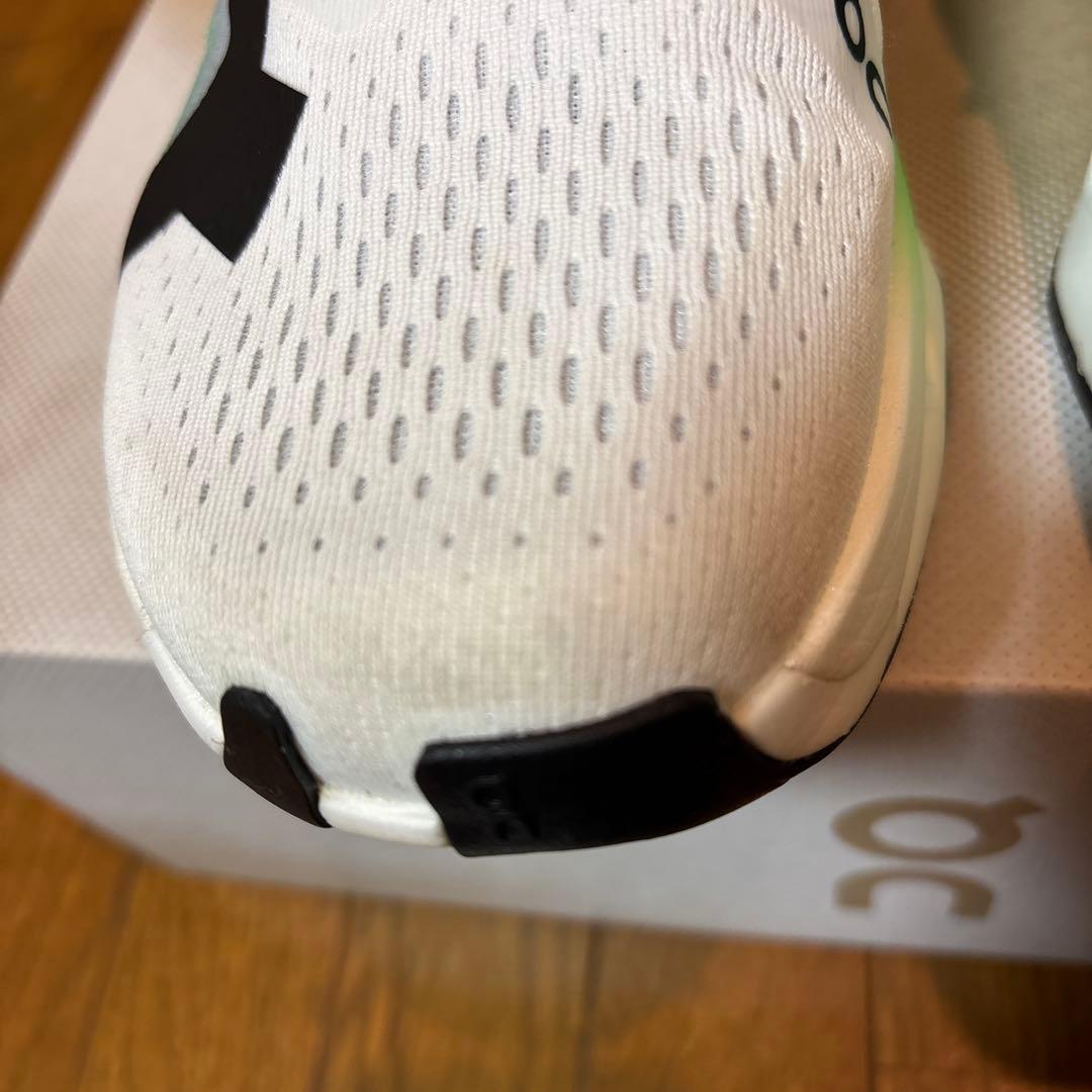 ON オン　クラウドブームマックス　　美品　26.5cm