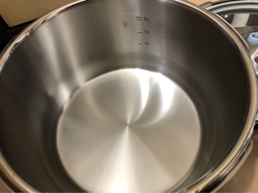 未使用　圧力鍋 WMF パーフェクトウルトラ 4.5L ガラス蓋付き