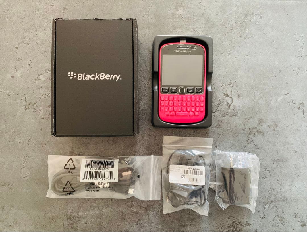 箱あり】ピンク SIMフリー BlackBerry 9720 ブラックベリー