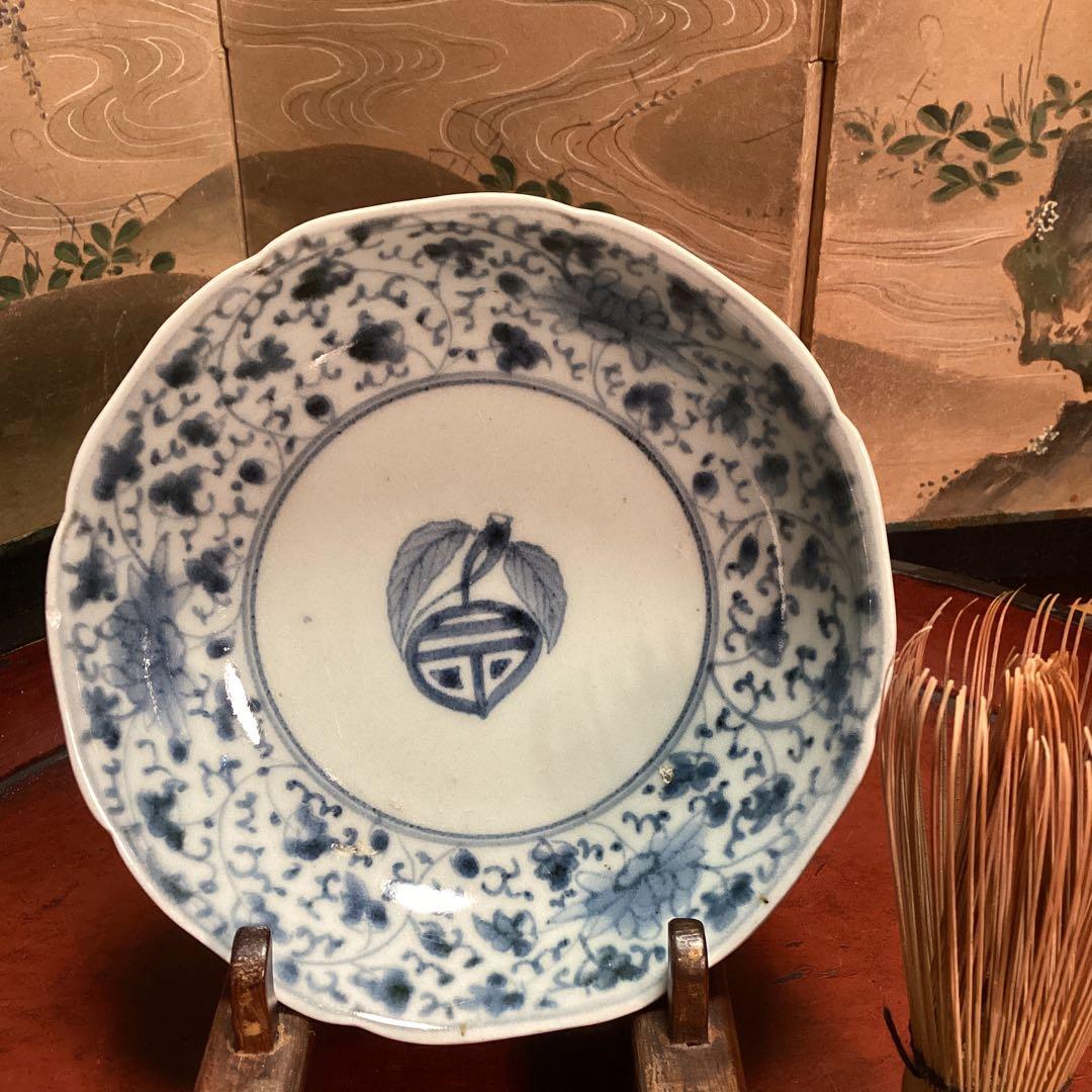 A996❷古伊万里 染付（柿右衛門）花唐草 見込栗紋様 輪花型 膾皿 1枚