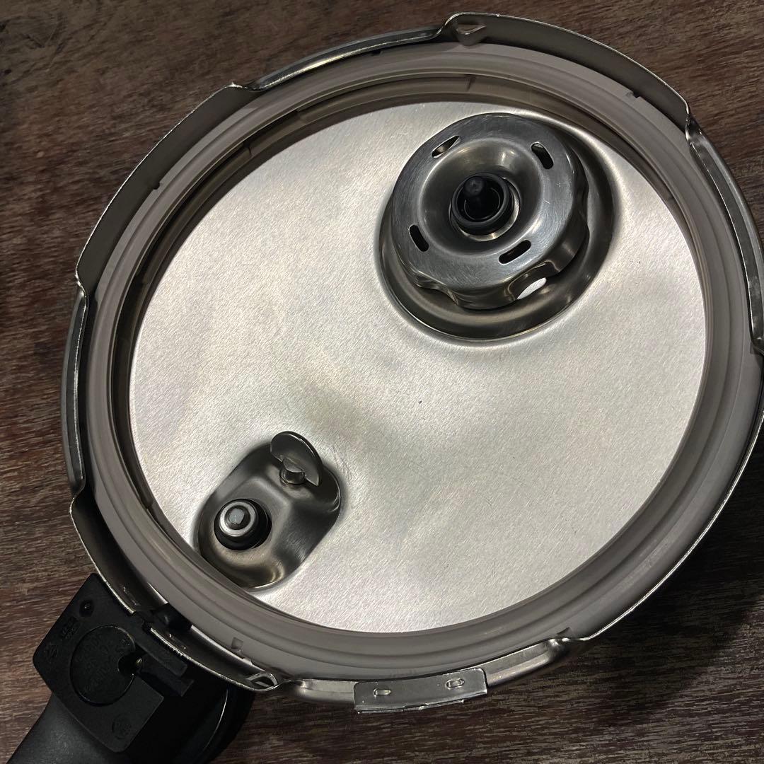 美品！フィスラー (Fissler) 圧力鍋 ビタビット プレミアム 2.5L