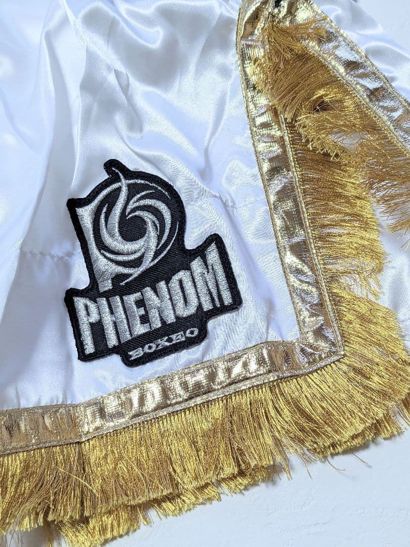PHENOM未使用ロングショーツ Lサイズ白サテン ゴールドフリンジ - メルカリ