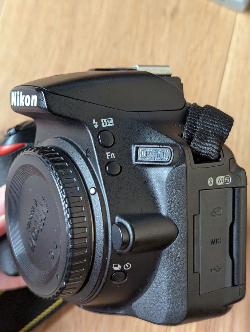 Nikon D5600 本体＋レンズ SIGMA 17-70mm F2.8-4