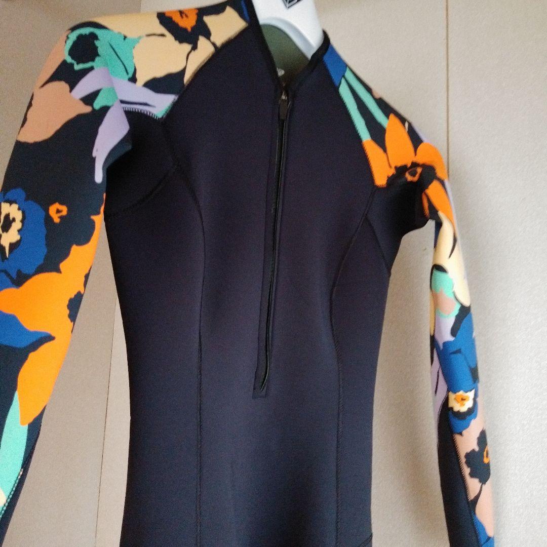 ROXY ロキシーフルスーツ ブラック/カラフルな花柄 M RWT231709 ロキシー ウェットスーツ2.5 / 2MM フルスーツ 長袖