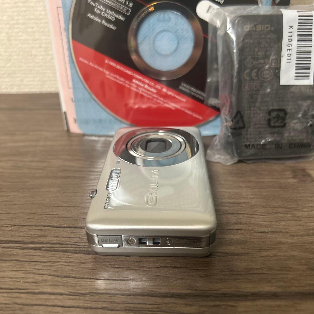 CASIO EXILIM EX-Z800 コンパクトデジタルカメラ シルバー - メルカリ