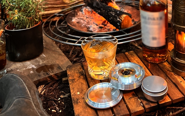 手軽に瞬間燻製｜ウイスキーなどのお酒を格上げする、燕三条産