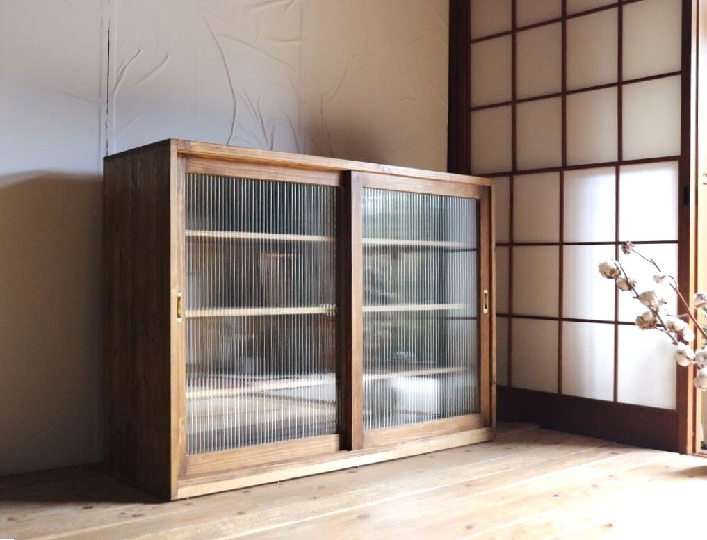 W120モールガラスの引き戸棚（引き出し無し）食器棚。サイズオーダー