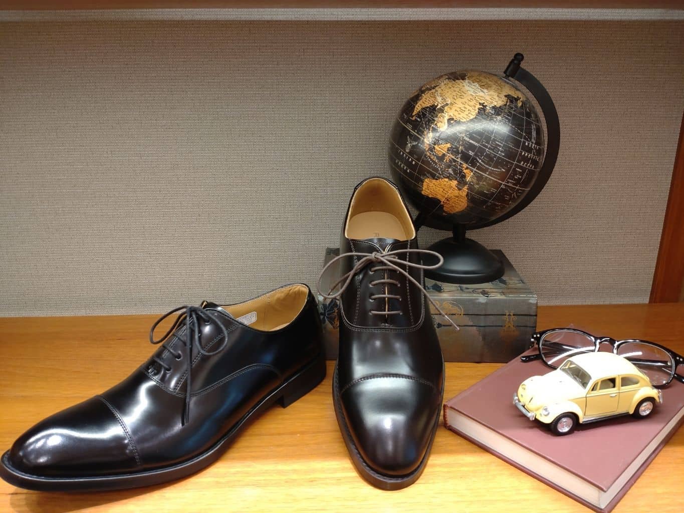 その履き姿は百面相かカメレオンか🦎？万能リーガル王道ストレート