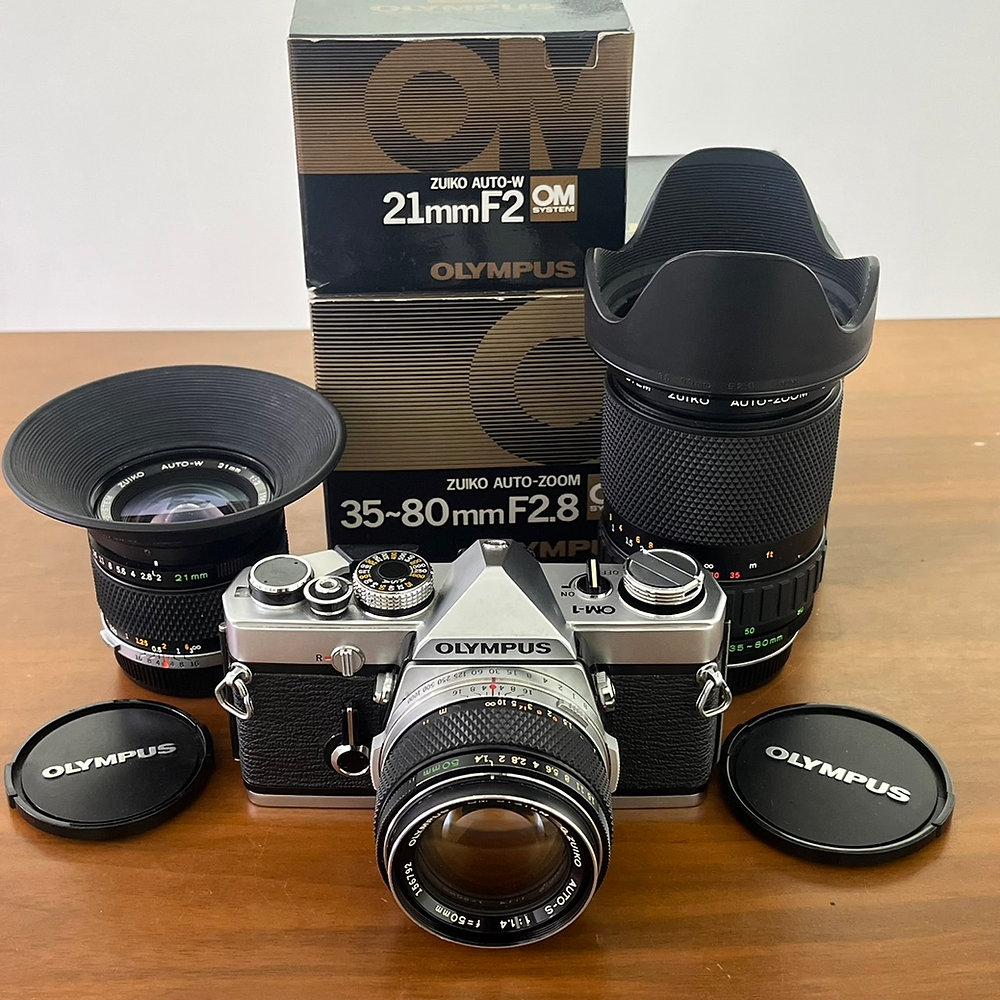 OLYMPUSの銘レンズあります。