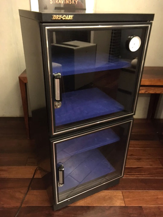 cameraだけじゃなく何を保管する トーリ・ハン ドライ・キャビ NDC