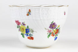 マイセン 最高峰 ノイ・ブランデンシュタイン レリーフ ブーケと昆虫