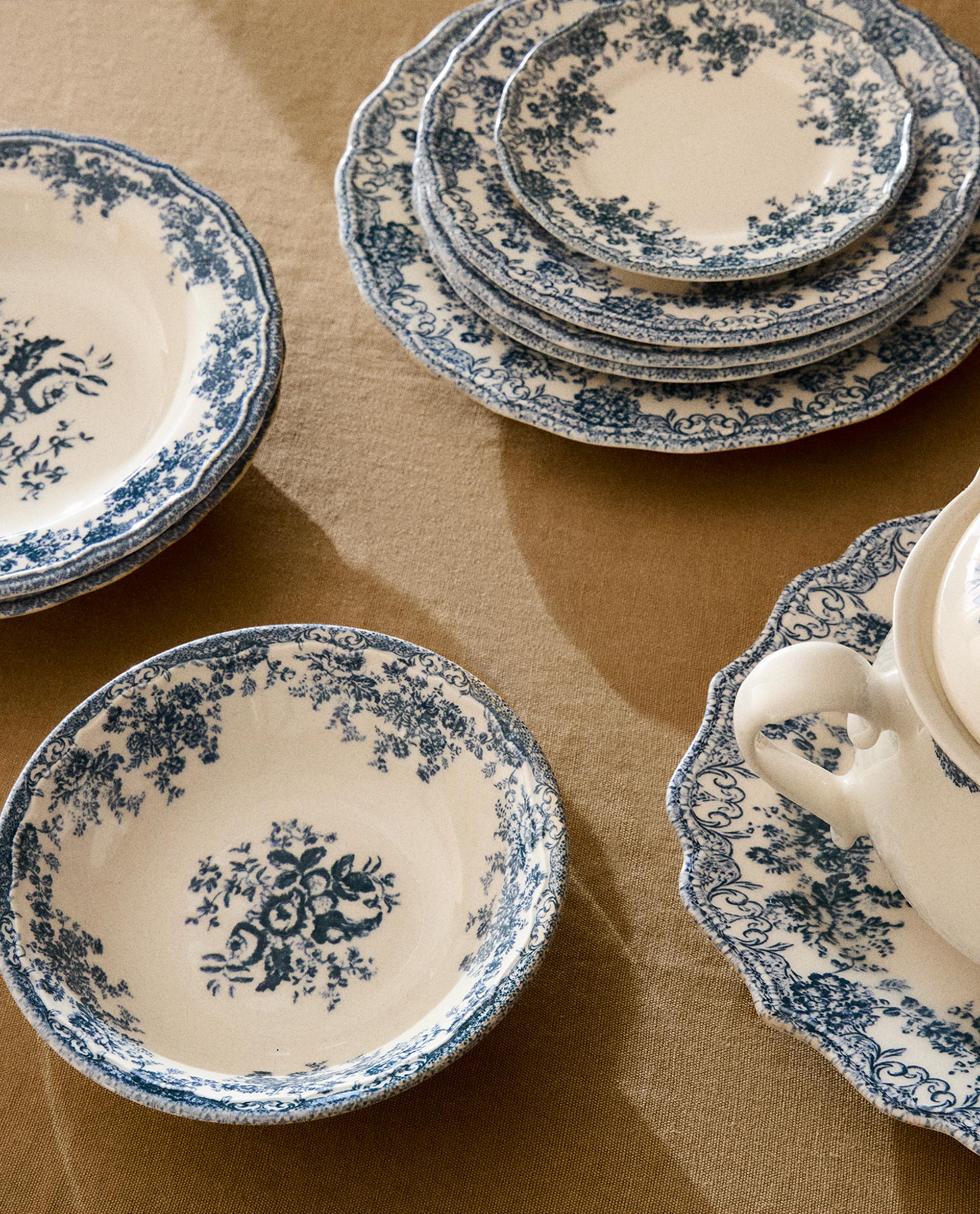 BLUE FLORAL EARTHENWARE DINNER SET | Zara Home UAE - ABU DHABI/AL