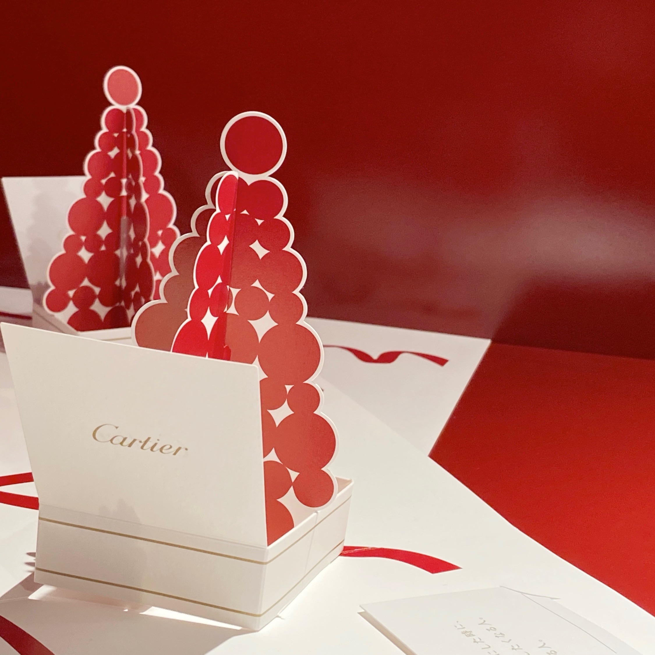 東京/表参道 お出掛けスポット 】Cartier(カルティエ)のツリーが輝く