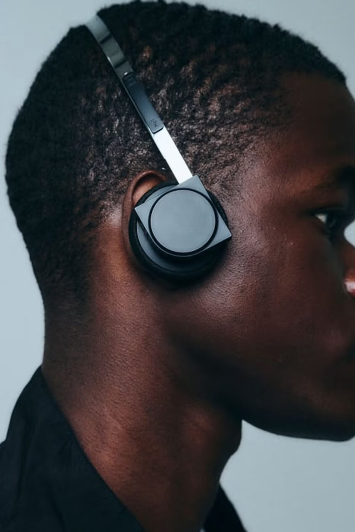 km5 Launches Lightwear Headphones Hp1, Blending Retro Design with