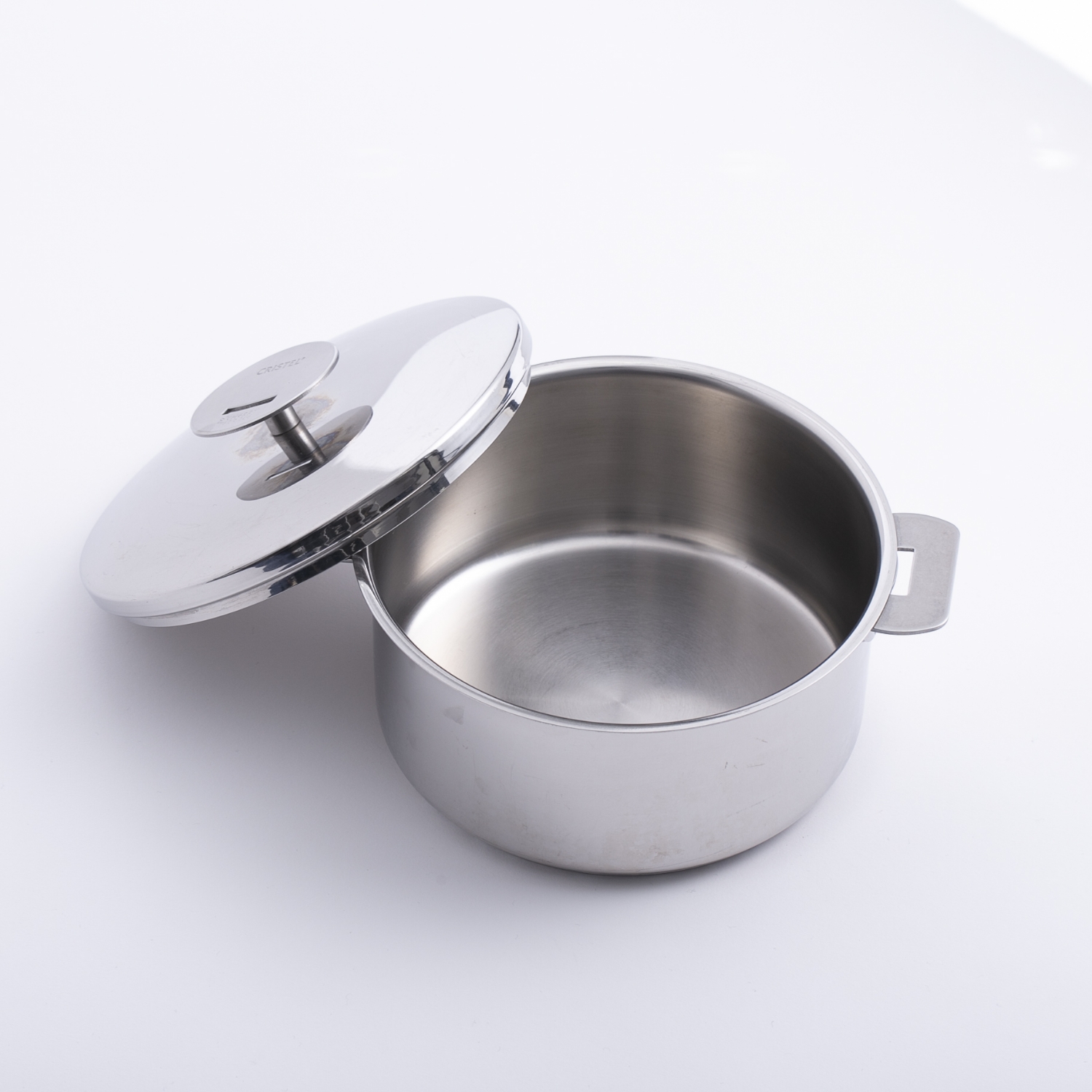 CRISTEL/グラフィット 深鍋 22cm -収納性抜群！ハンドル着脱式の