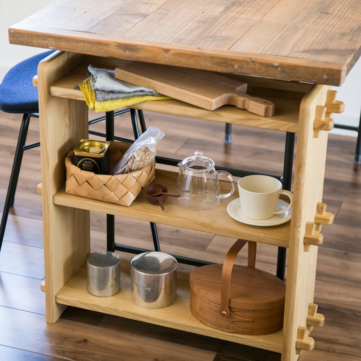 OAK VILLAGE/組み立て棚 4段 -国産無垢材のコンパクトな棚だから