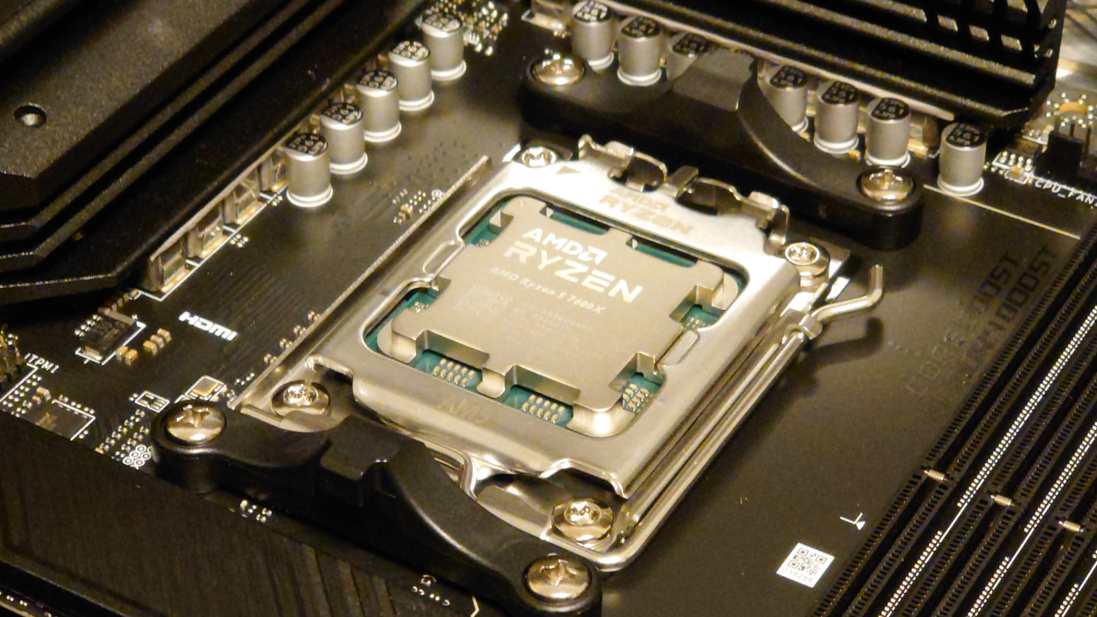 自作PC作例とレビュー Ryzen 5 7600X／Define 7 Mini | SunSunBlue