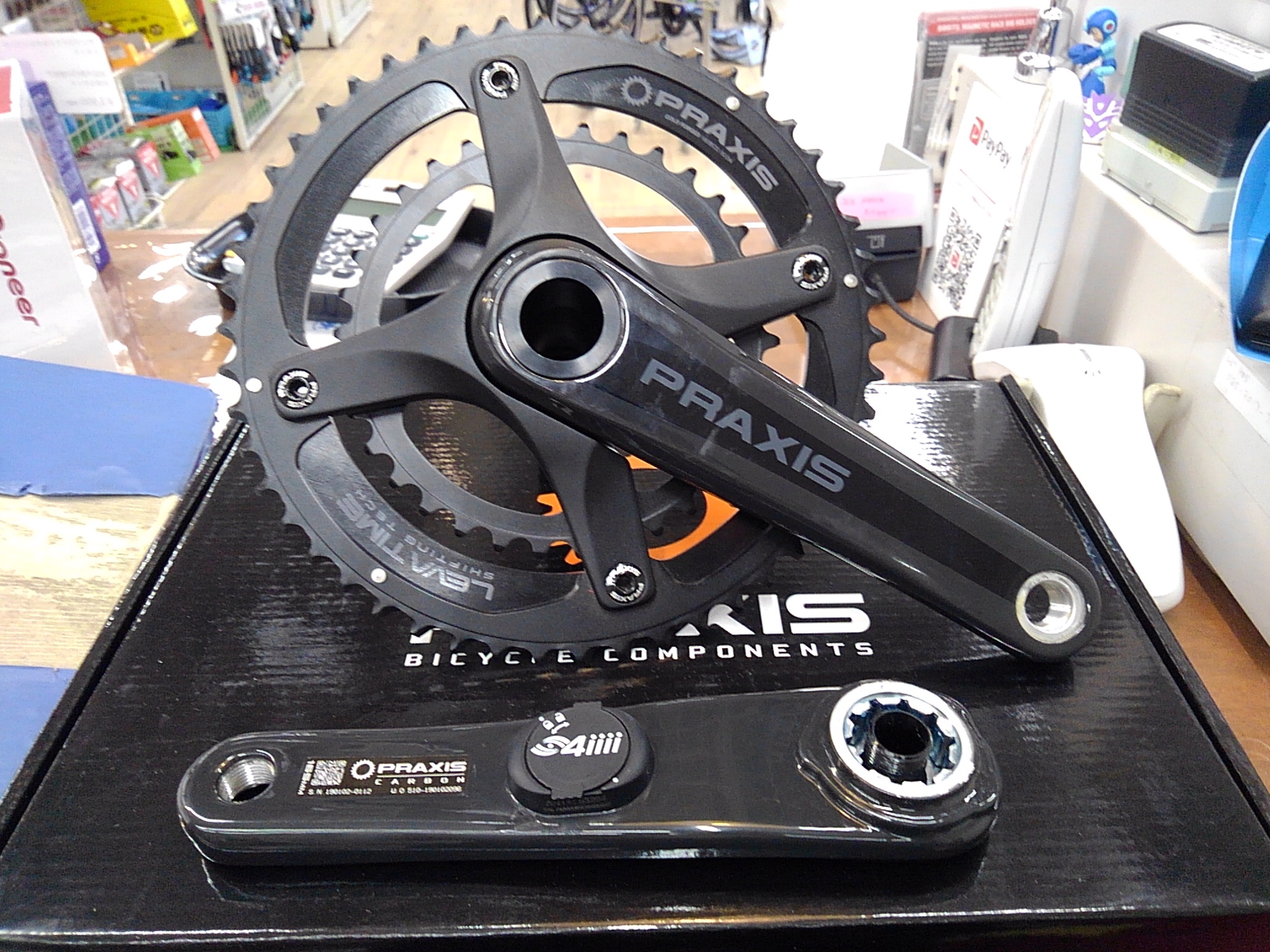 話題の!!パワーメータ付きカーボンクランクが入荷しました