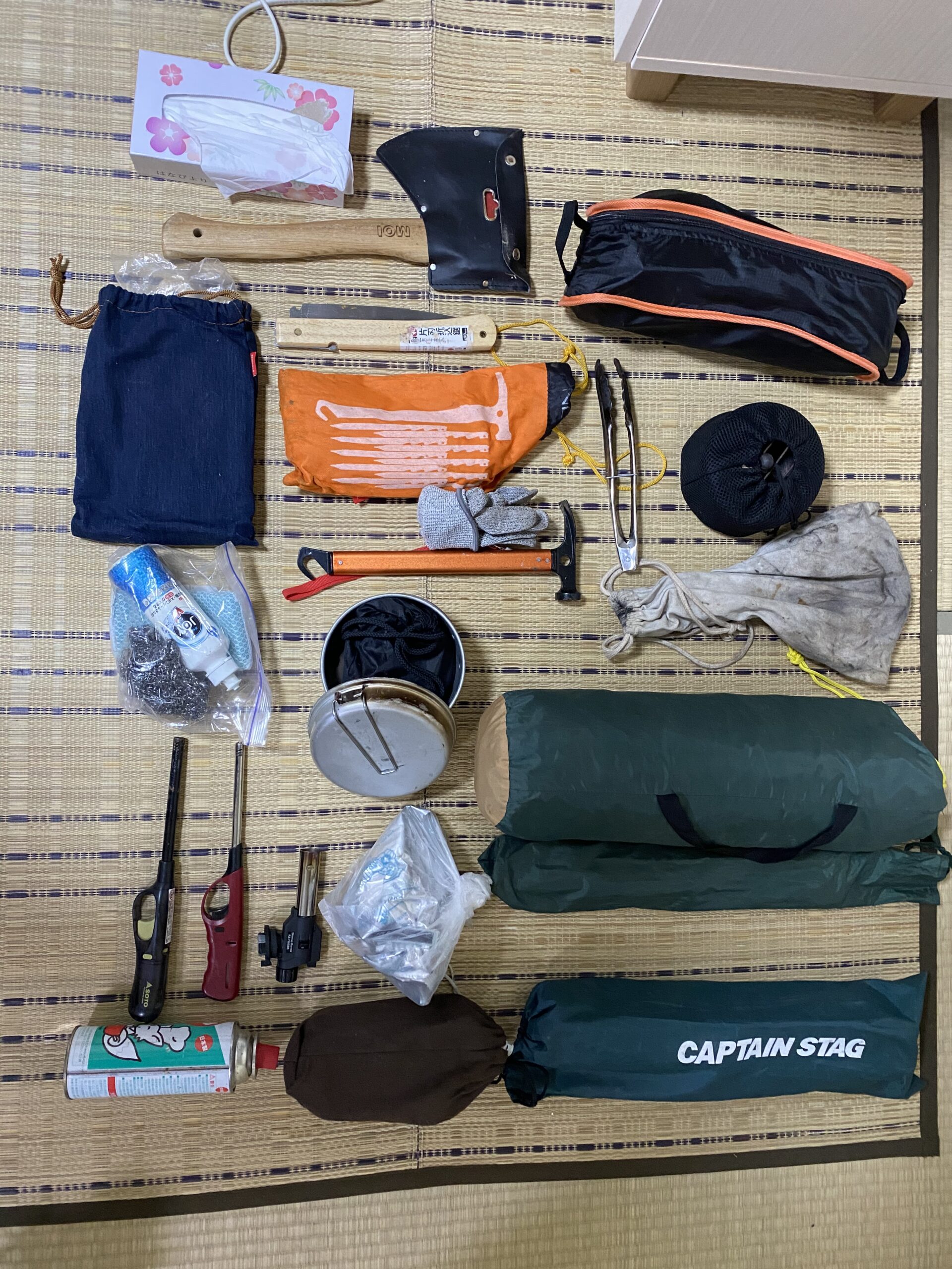 キャンプツーリングの持ち物リストを公開！バイクへの積載方法は